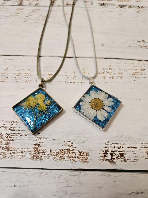 Floral Themed Pendants - Image 7