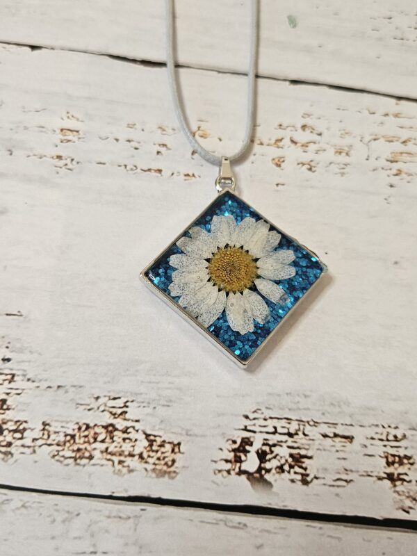 Floral Themed Pendants - Image 5