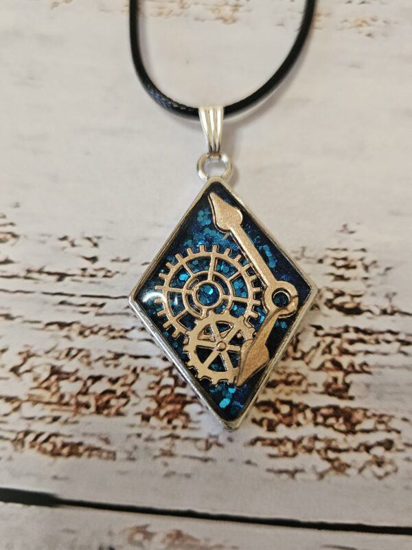 Steampunk Vibe Pendants - Image 5